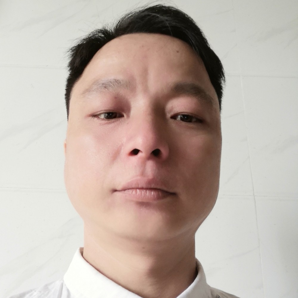 等待还项链的照片