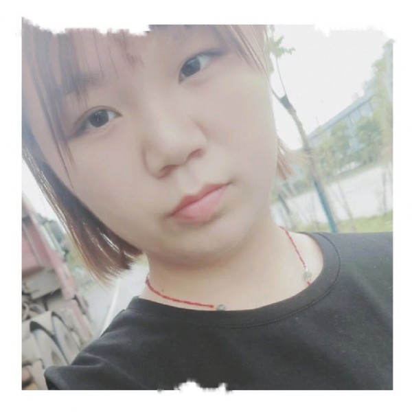 初雨倾心爱听歌的照片