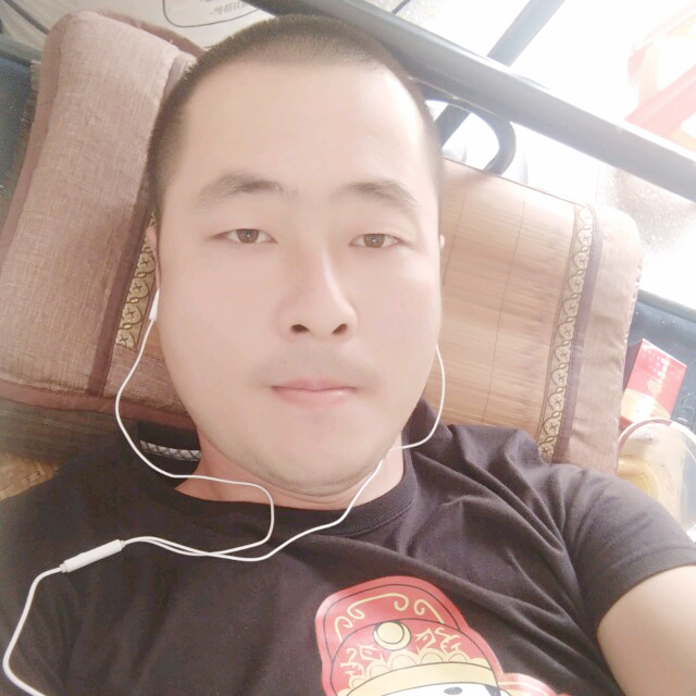 斑驳平湖的照片