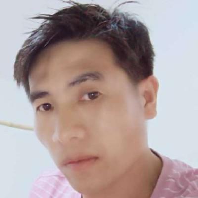 俏皮請绿草的照片