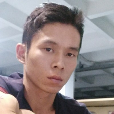 摆摊卖青春的照片