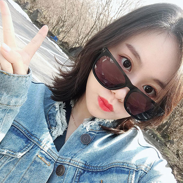 喝杯奶茶的照片