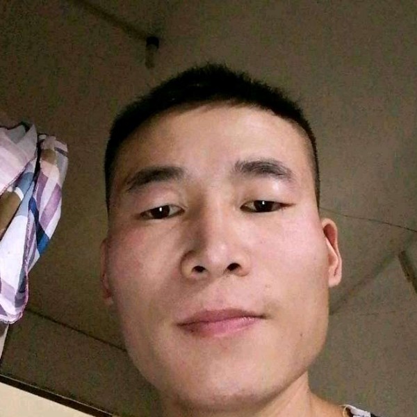 激昂向离歌的照片