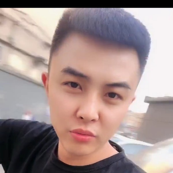 小健哥哥的照片