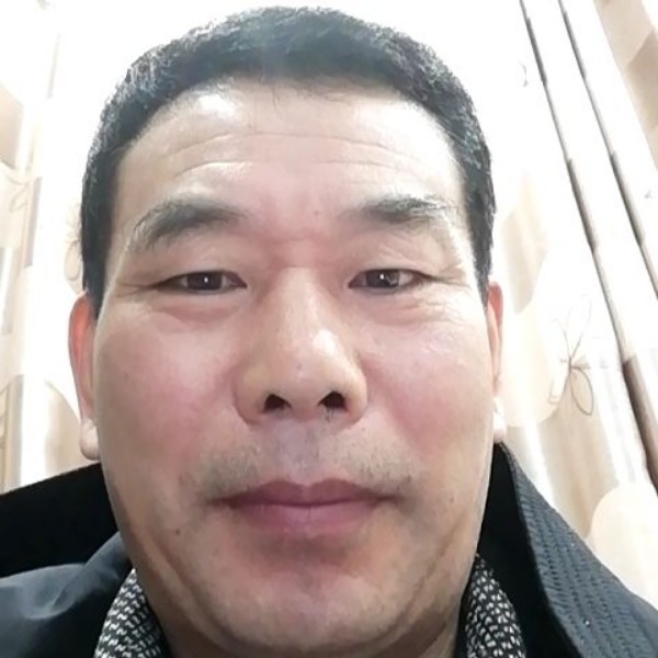 寒风浅吻专一的照片