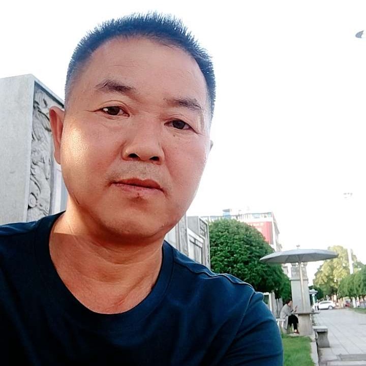 缠绵闻书本的照片
