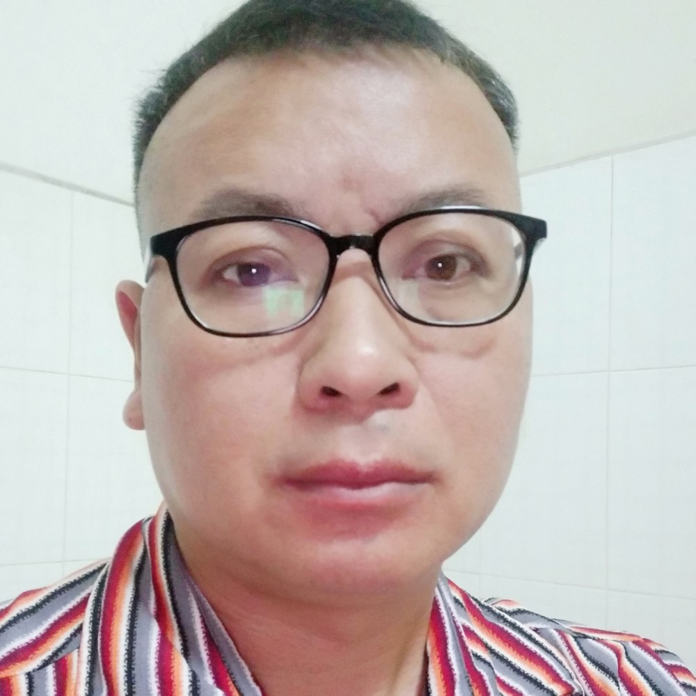威武笑往事的照片