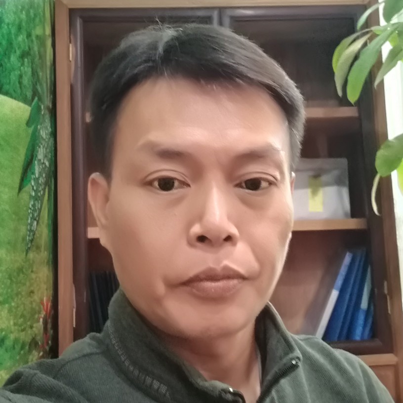 紧张蹙眉钻石的照片