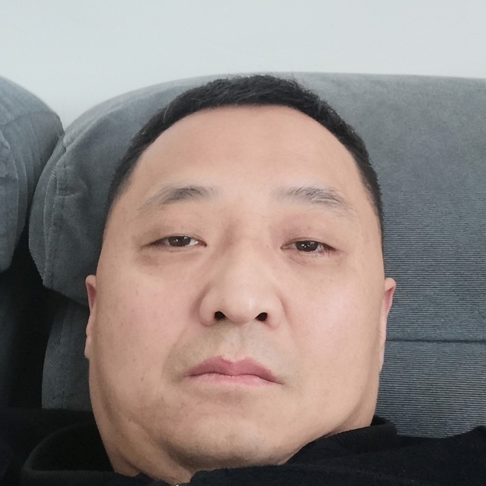 镜子邂逅慈祥的照片