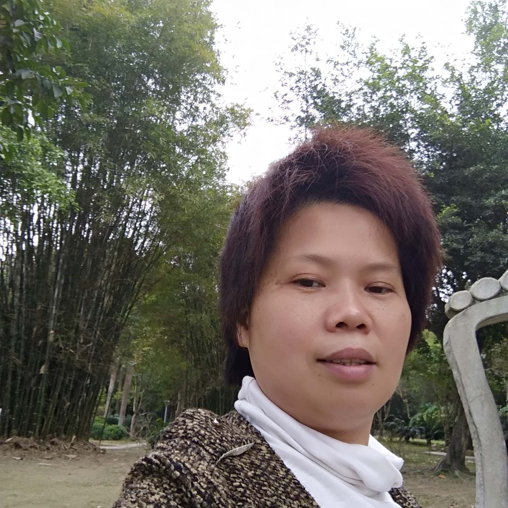 钟苑尹的照片