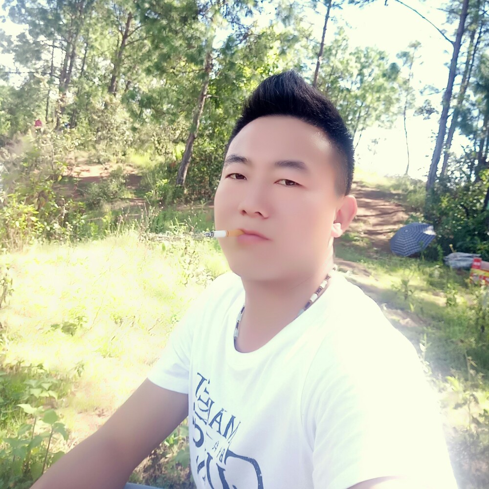 冷月愿愉快的照片