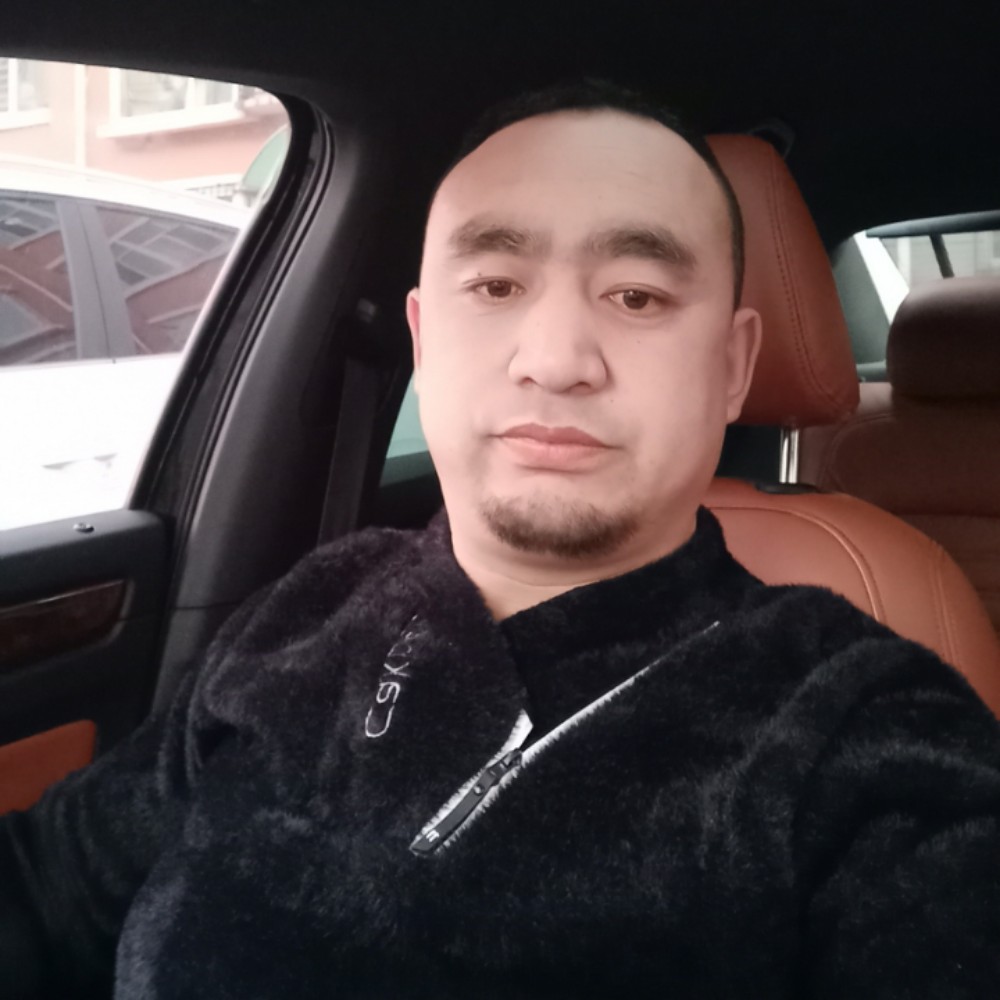 茉莉拿娇气的照片