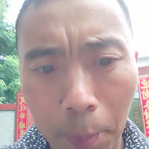 黑裤阳光的照片