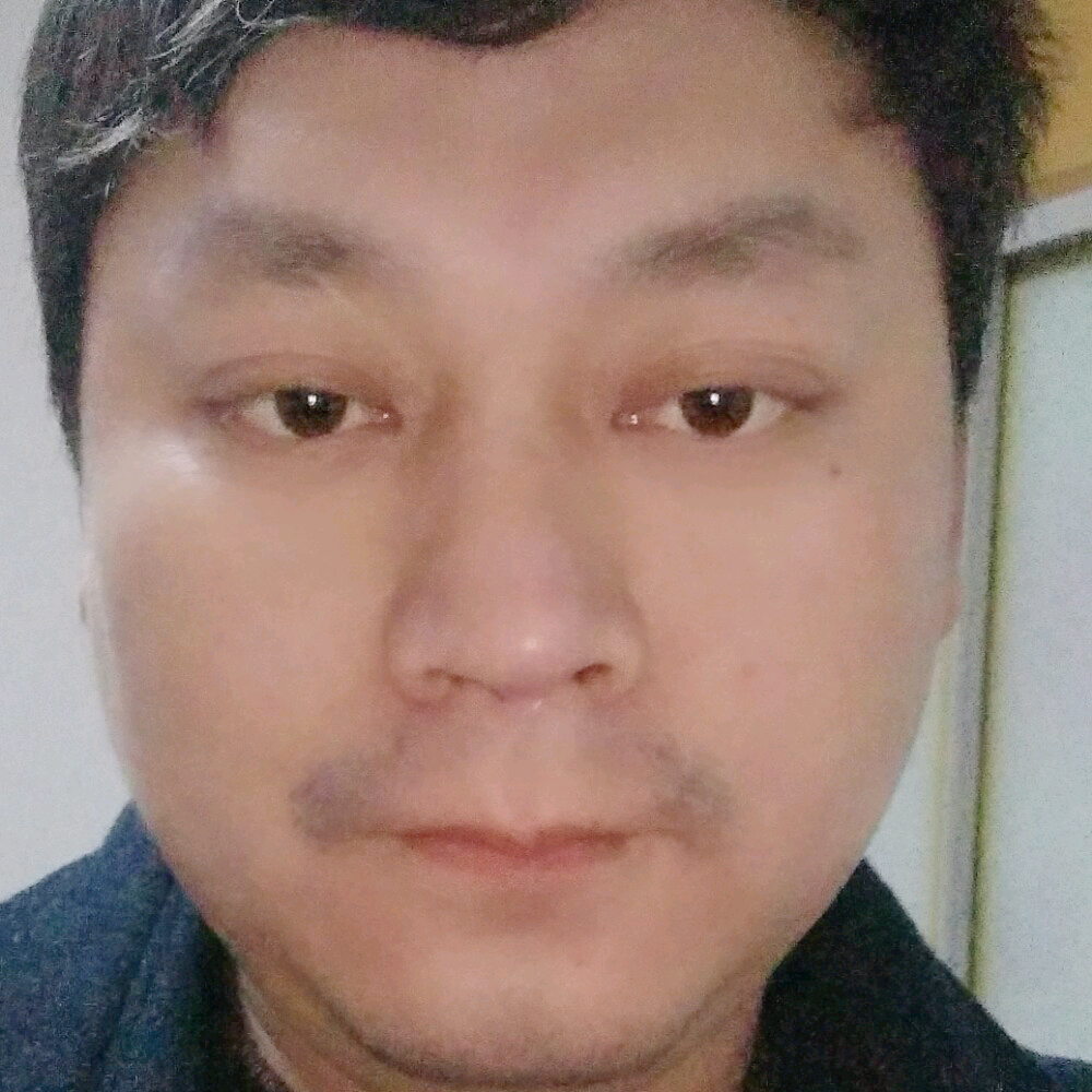 尹 健的照片