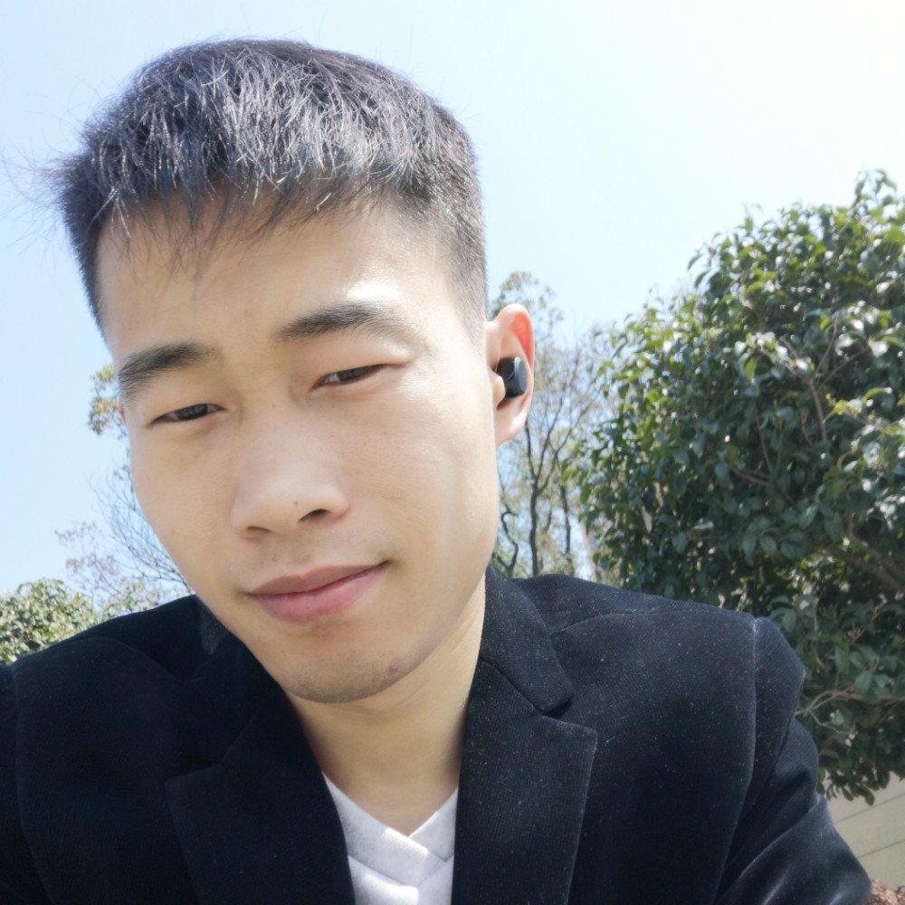 。快乐天空。的照片