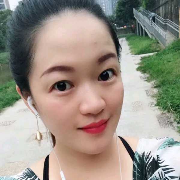 洛尘聪慧的照片