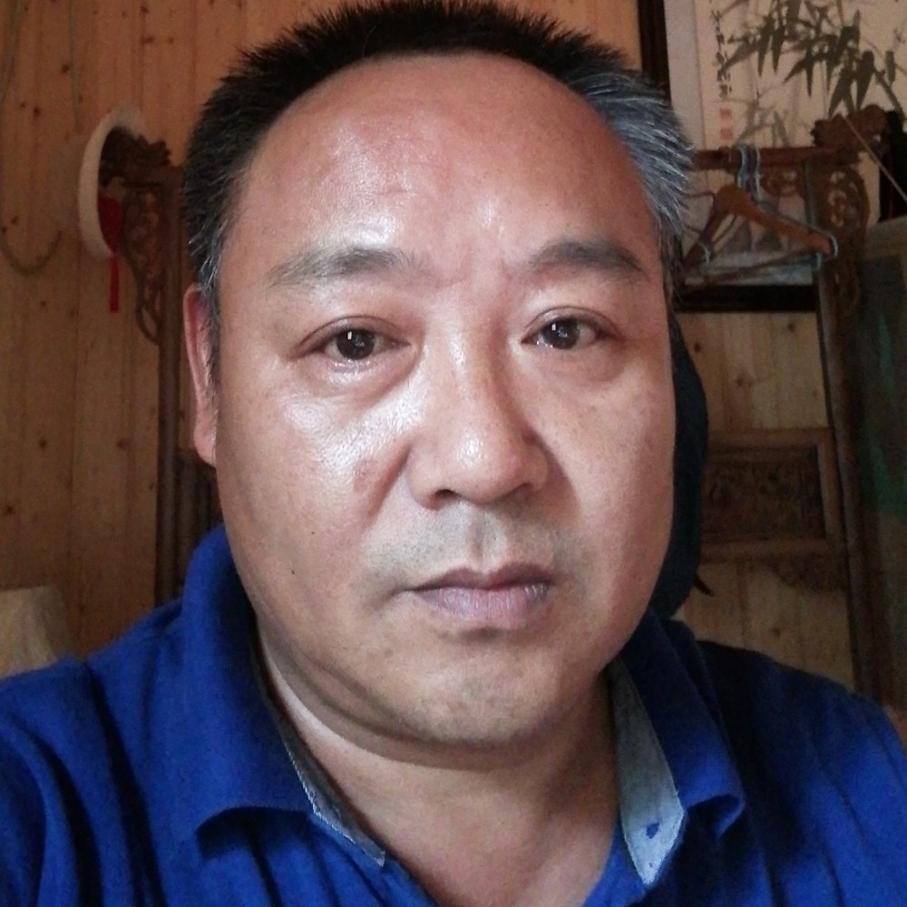 义气黑裤的照片