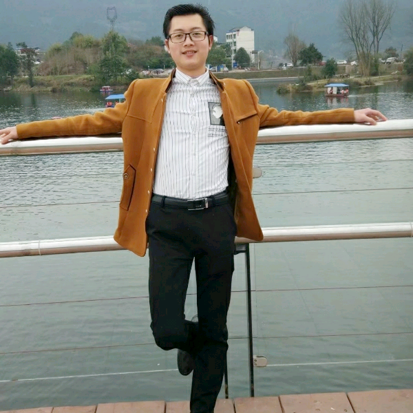 默默等待。的照片