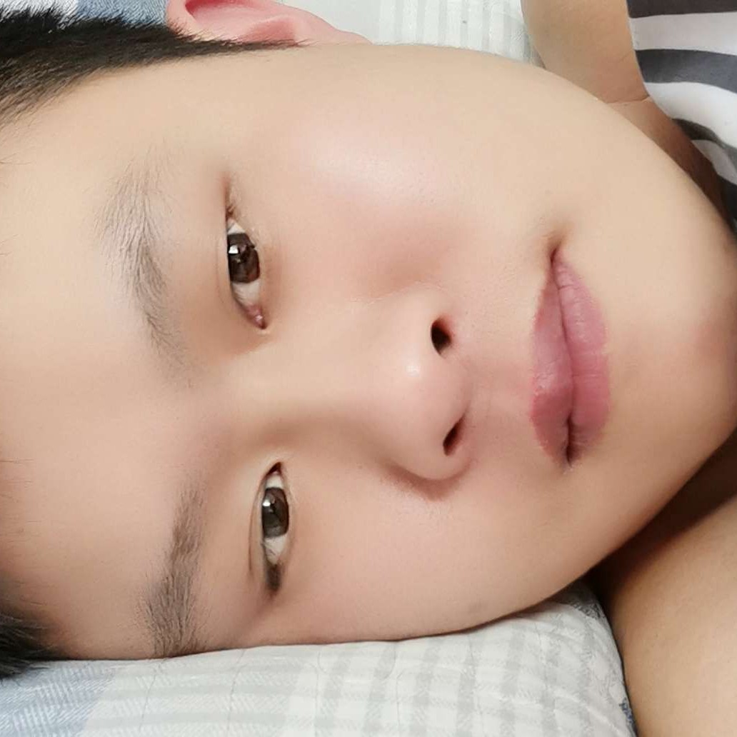 伶俐等待板栗的照片