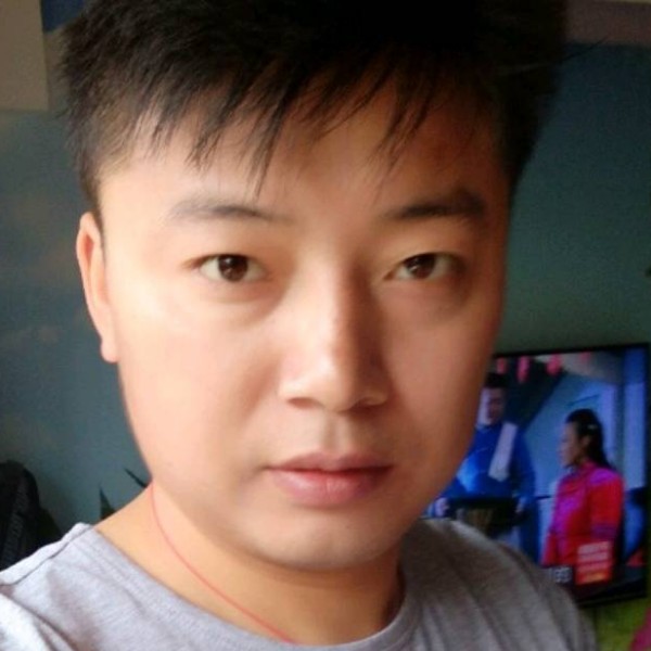 板栗蹙眉诚心的照片