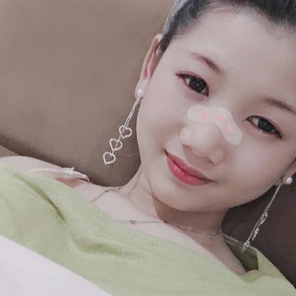 依依美子的照片