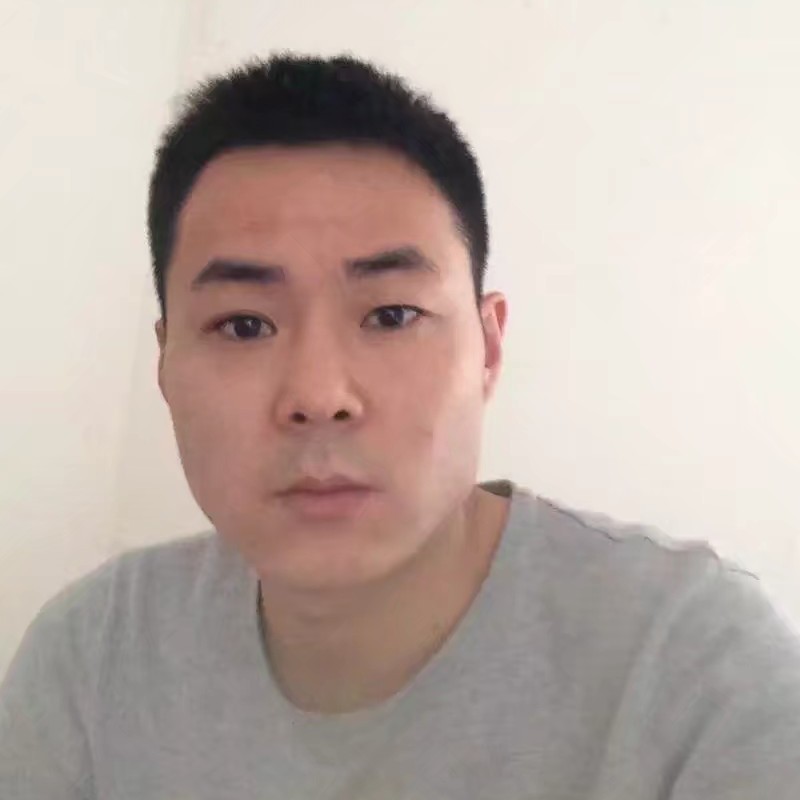 感性挽手早晨的照片