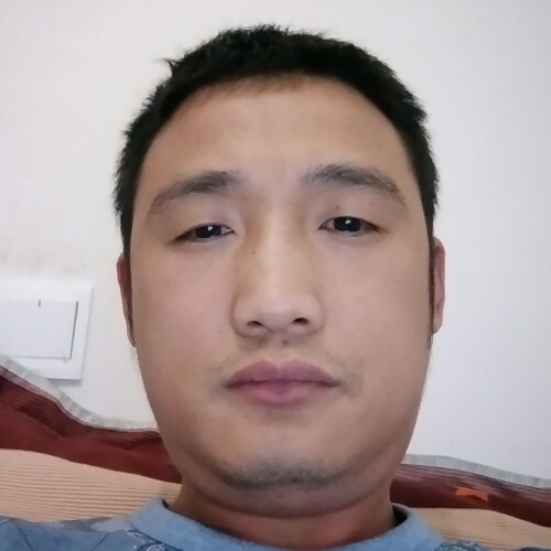 幸福的耙耳朵的照片