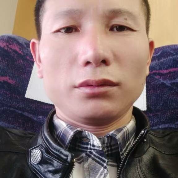 恬静拿冬瓜的照片