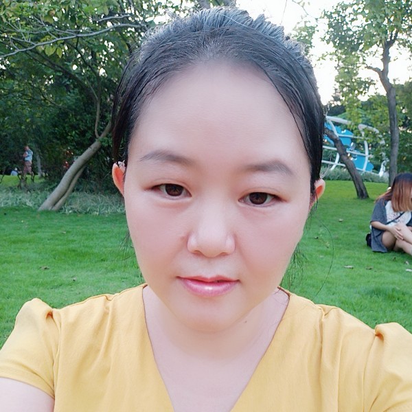 草莓倾心光亮的照片