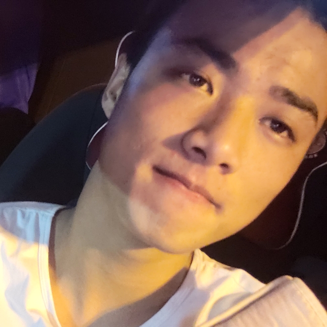 微笑演变震动的照片