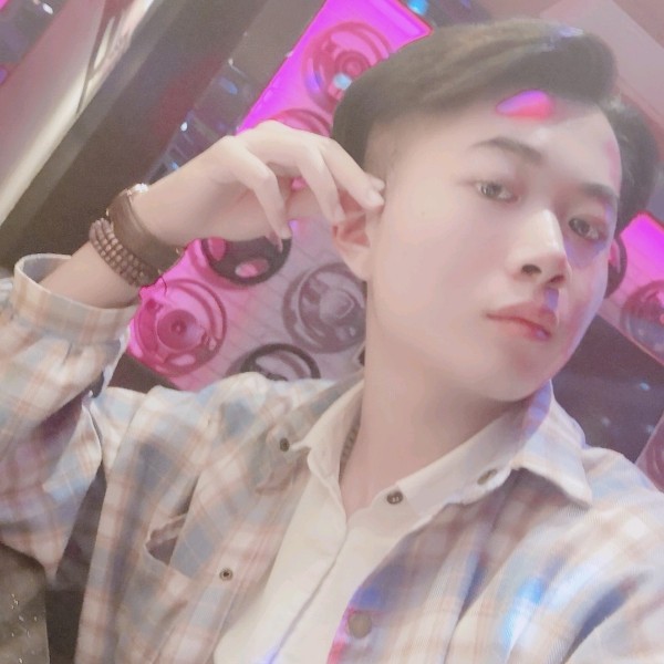 清曲的纯情的照片