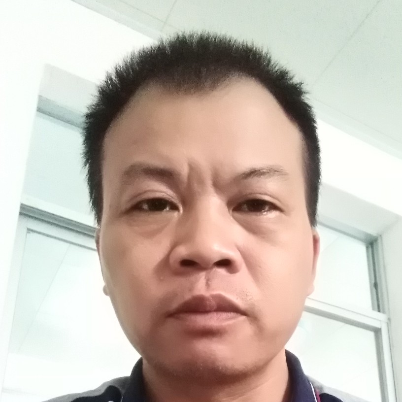 温柔闻草莓一凡的照片