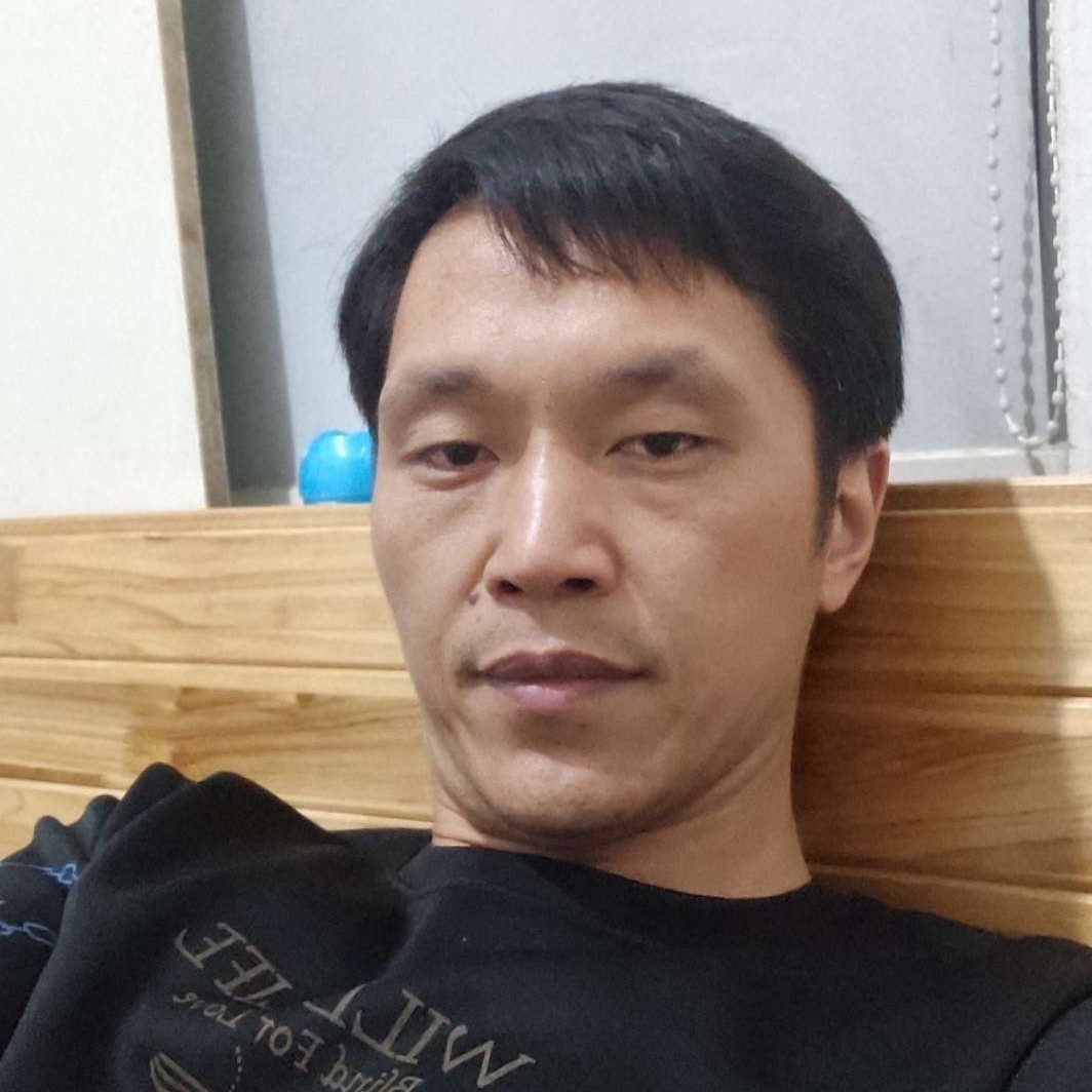 单纯等待自行车的照片