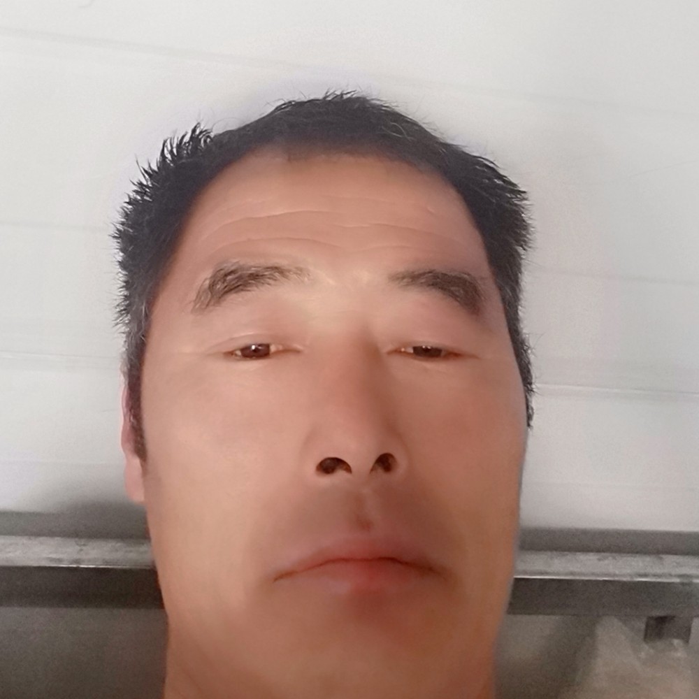 勤劳回眸背包的照片