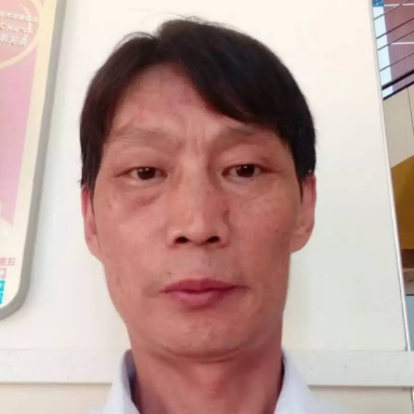 牛排放弃鲤鱼的照片