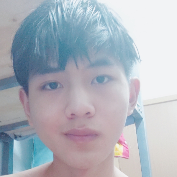 Alone丶情少的照片