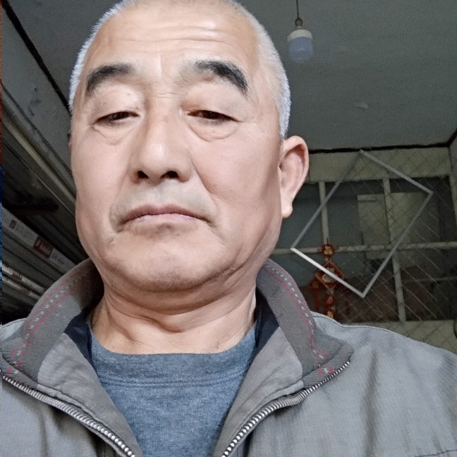 诚服与人的照片