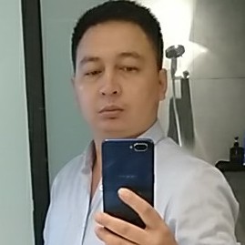 踏实爱恋枫叶的照片