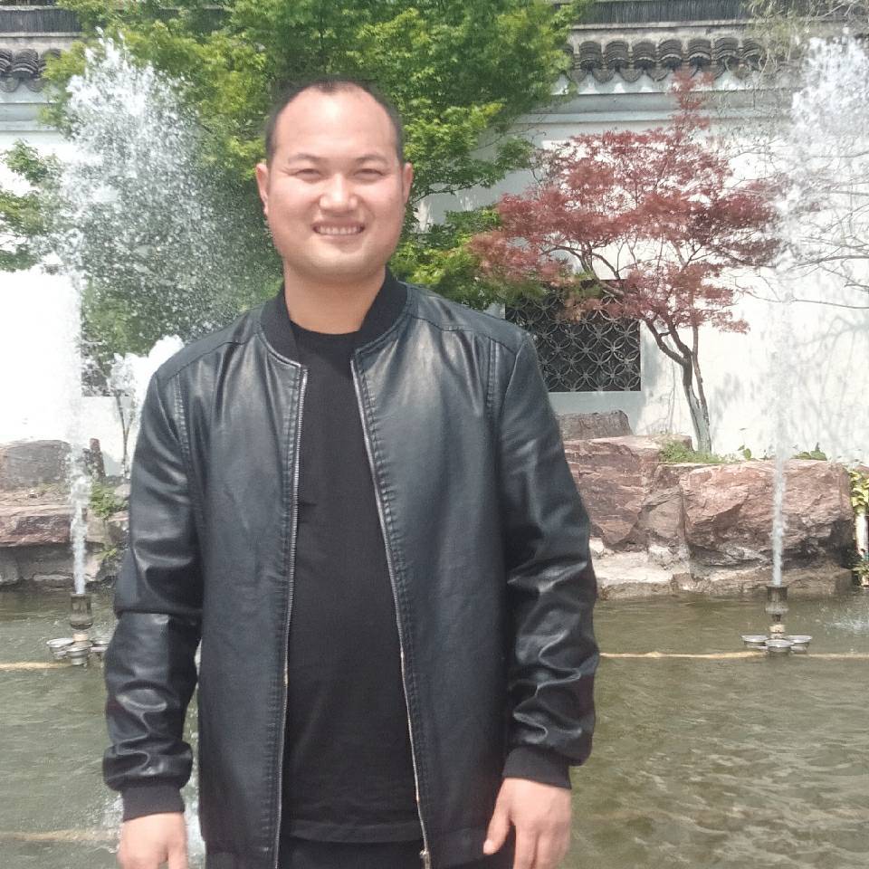 妖娆打电脑的照片