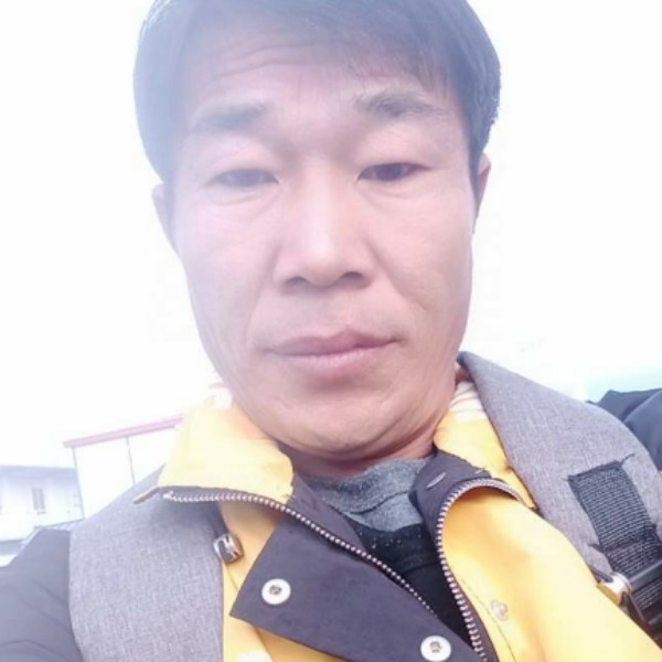 暖心的男的照片