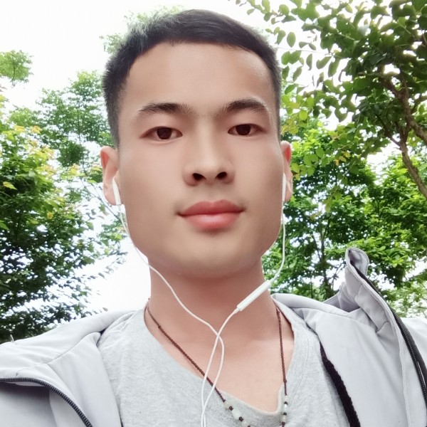 身影的微笑的照片