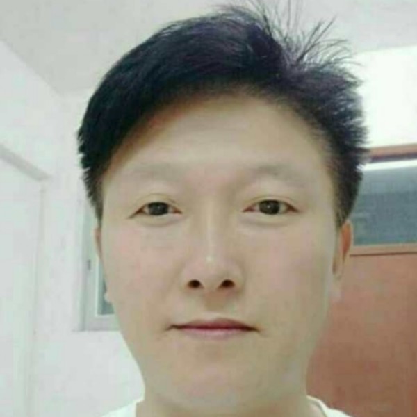 霓裳伶俐的照片