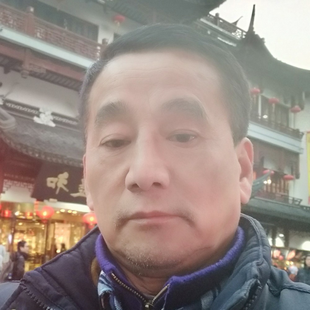一四一二四二的照片