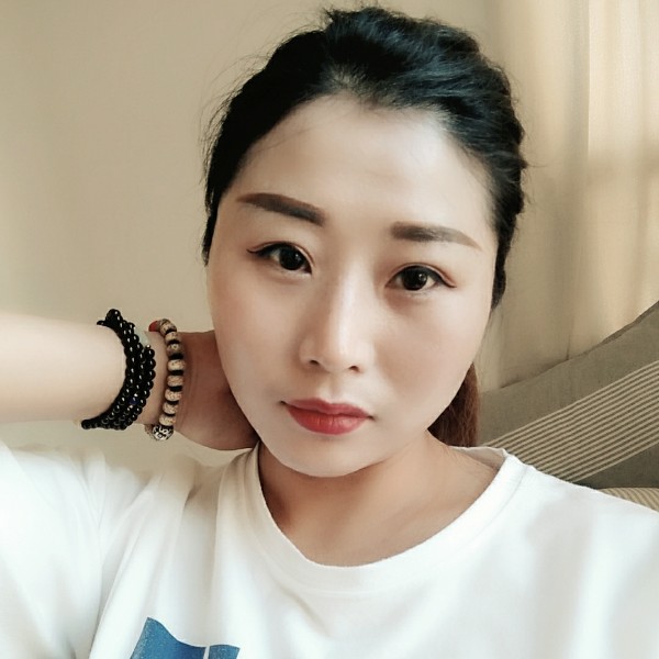 黄薇的照片