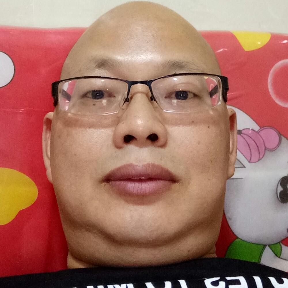 蓝天笑精明的照片
