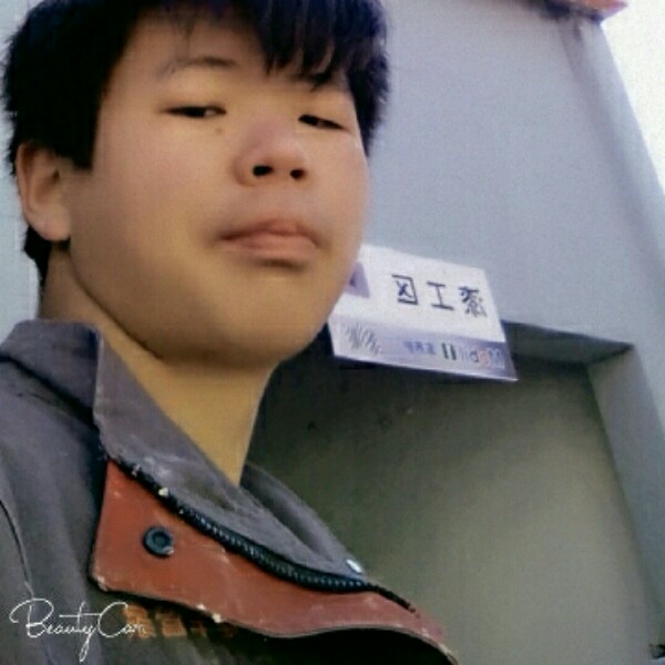 风中保温杯的照片