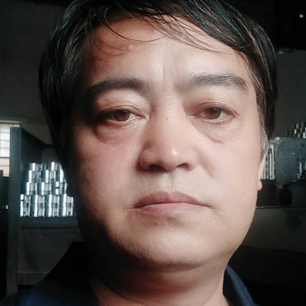 黄良伟的照片