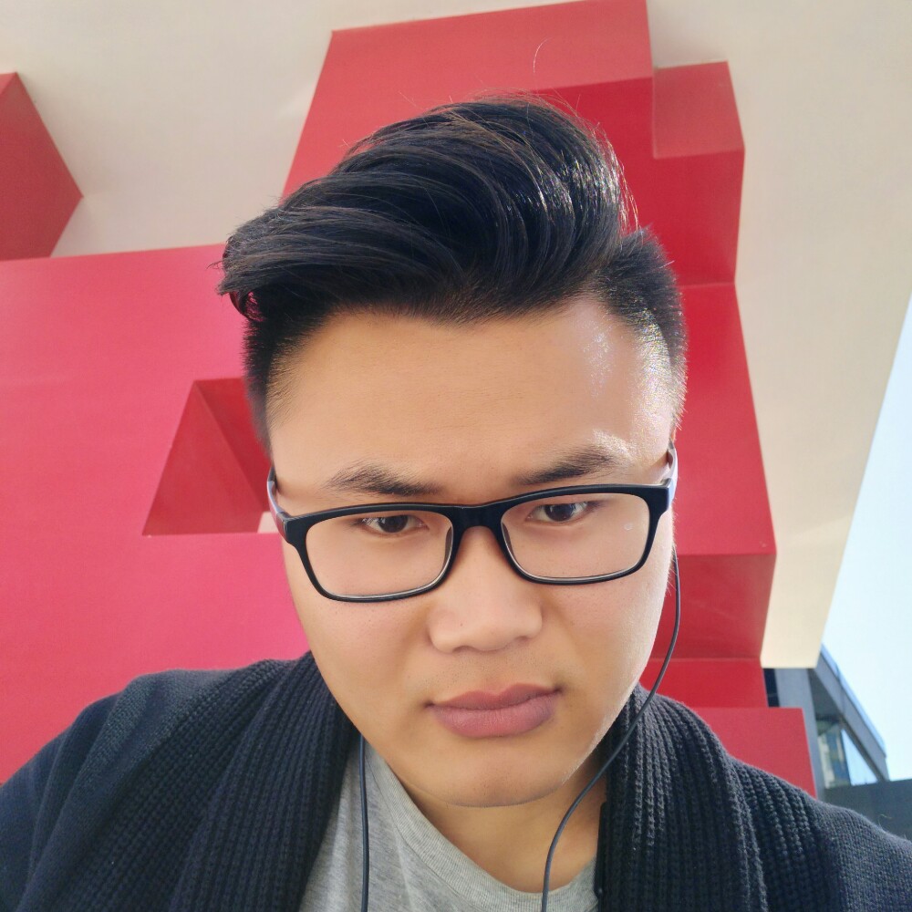 自由白猫的照片