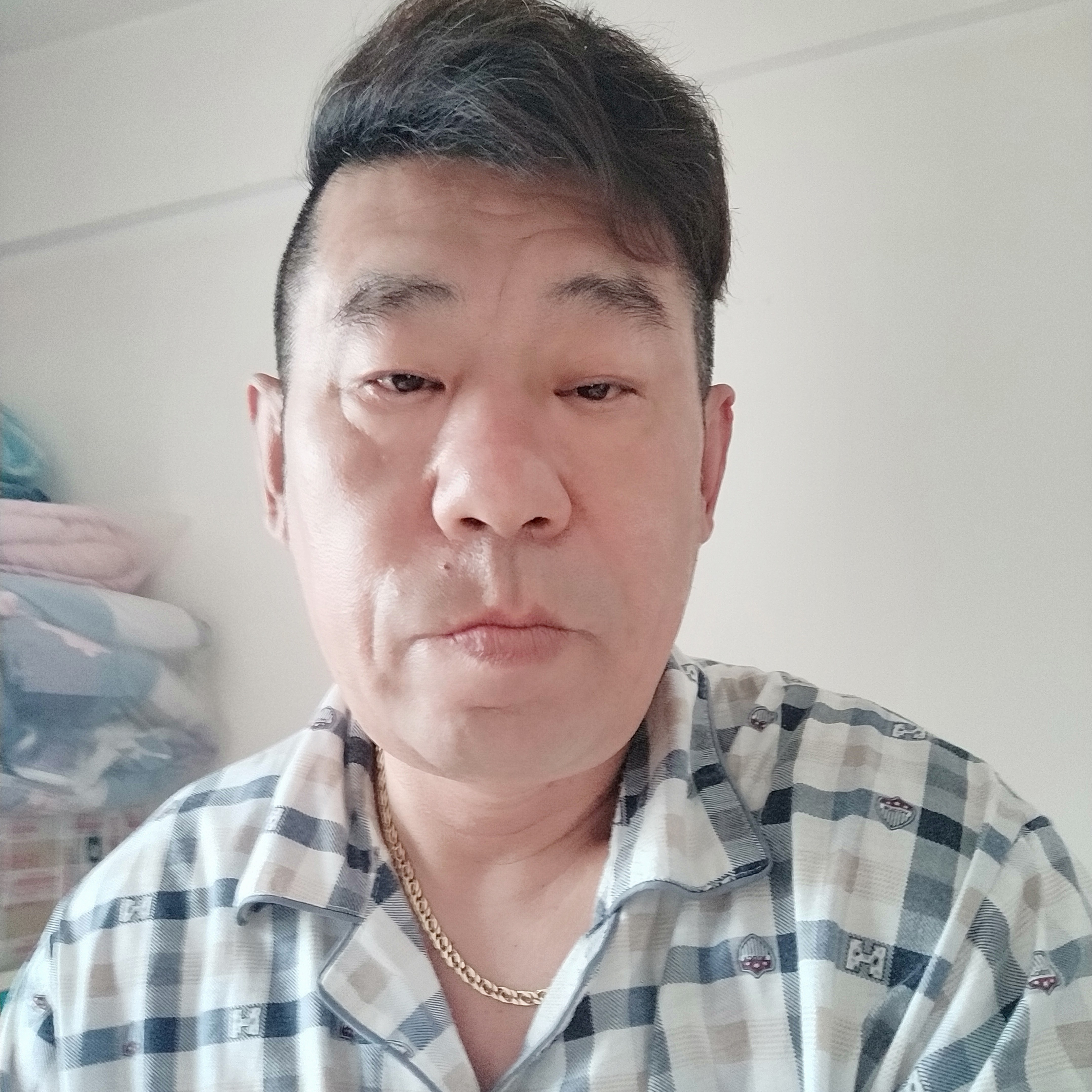 大方浅吻发卡的照片