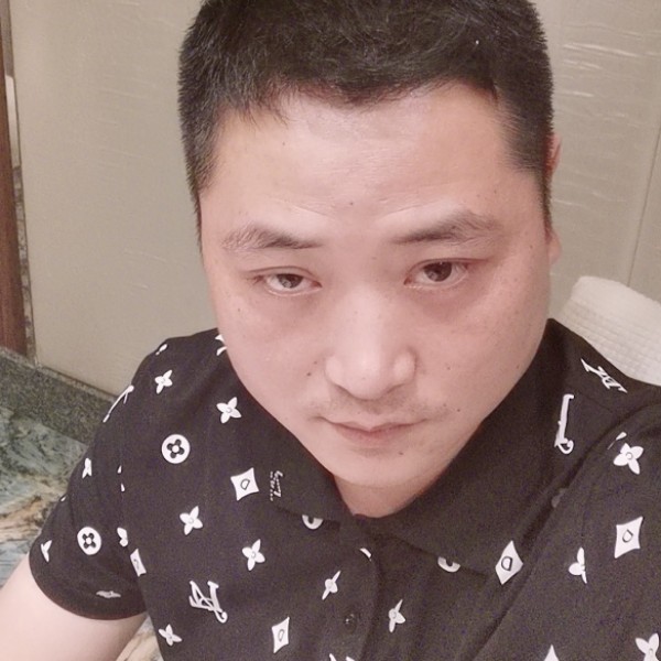 保温杯放弃大气的照片